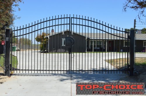 Carousel post from topchoicefencing.