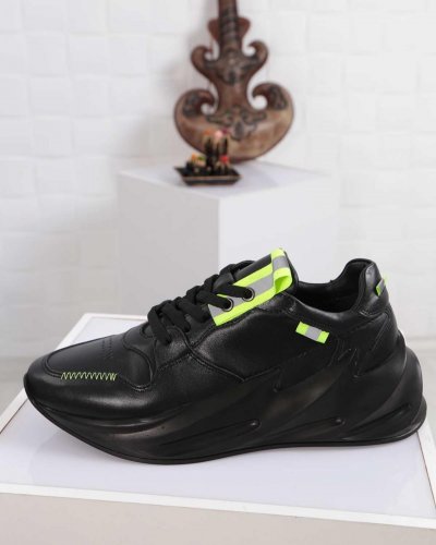 Carousel post from ossoshoes.