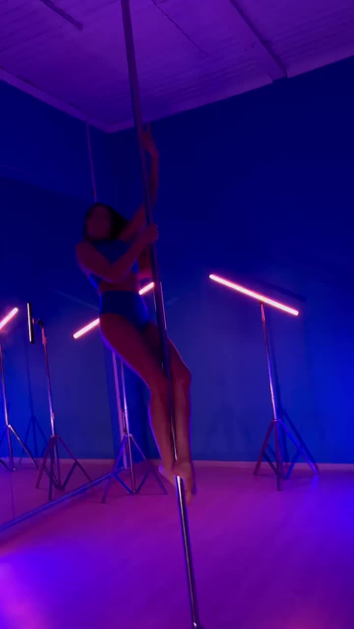 Video post from poledance_krasnodar.