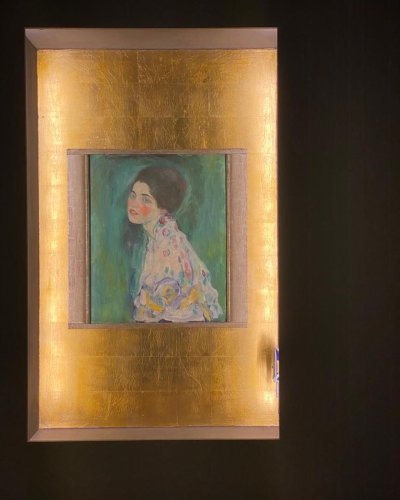 Carousel post from aur_arts.