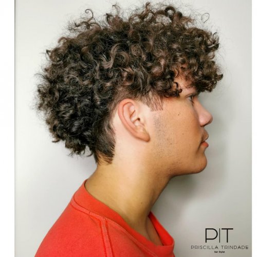 Carousel post from trindadehairstylist.