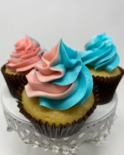 Carousel post from famous_creations_catering.