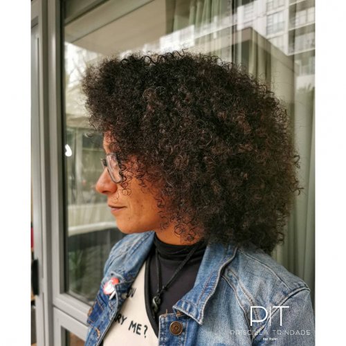 Carousel post from trindadehairstylist.