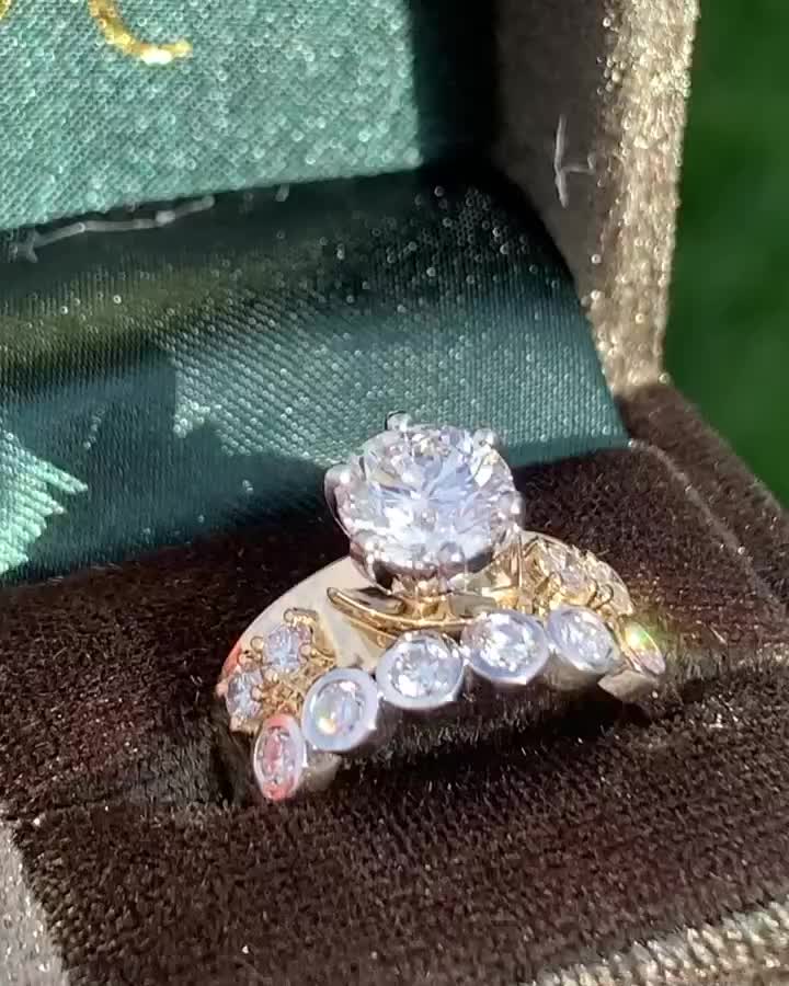 Carousel post from annelizabethjewelry.