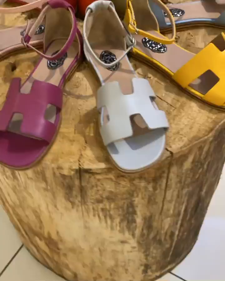 Carousel post from ossoshoes.