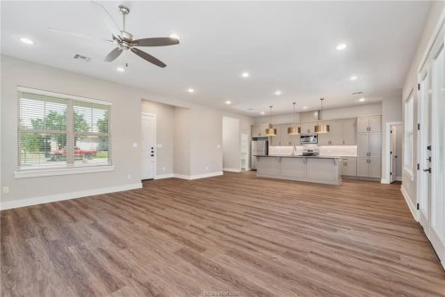 Carousel post from aggierelo.