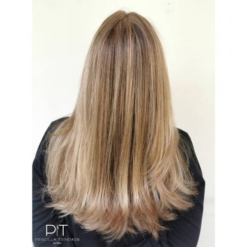 Carousel post from trindadehairstylist.