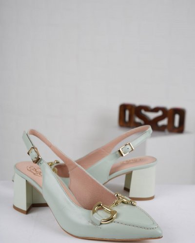 Carousel post from ossoshoes.