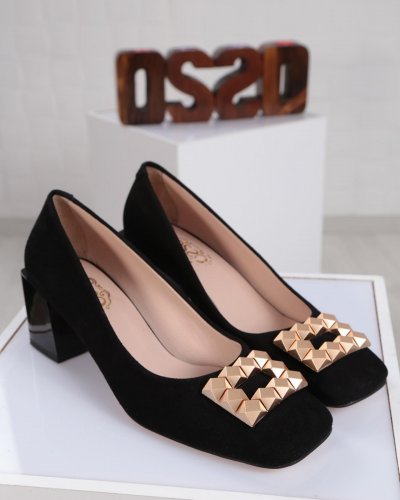 Carousel post from ossoshoes.