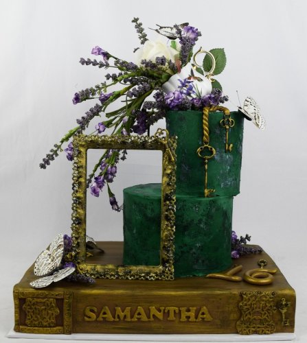 Photo post from marquettescakestudio.