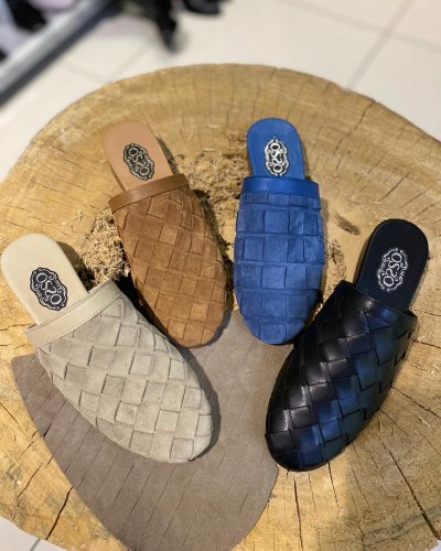 Carousel post from ossoshoes.