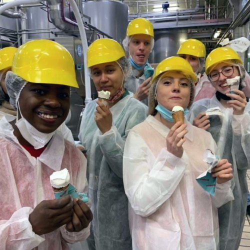 Carousel post from aurrome.