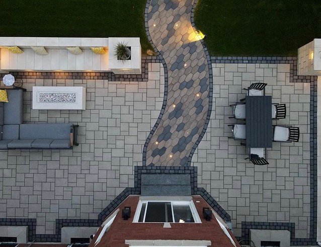 Carousel post from techobloc.