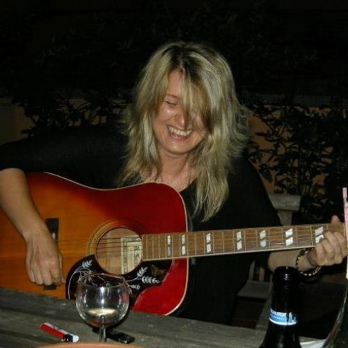 Carousel post from aurrome.