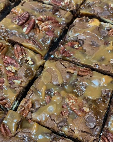 Carousel post from marquettescakestudio.