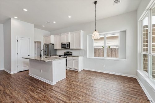 Carousel post from aggierelo.