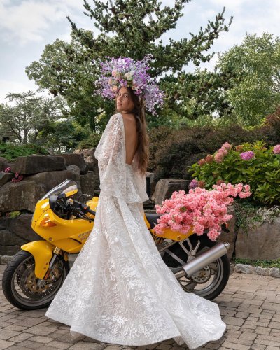 Photo post from jolibride.