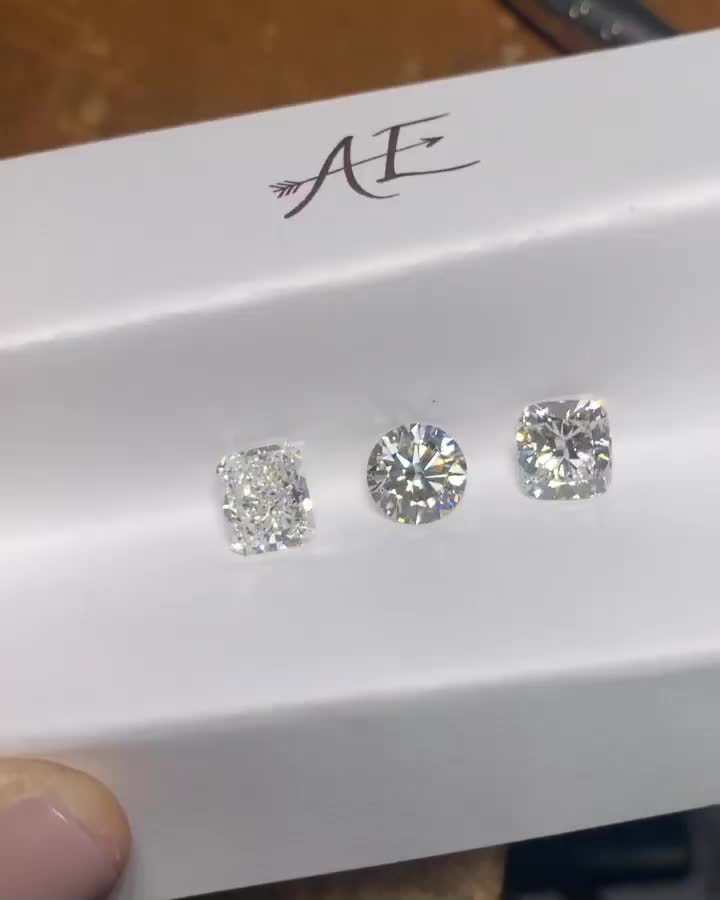 Carousel post from annelizabethjewelry.