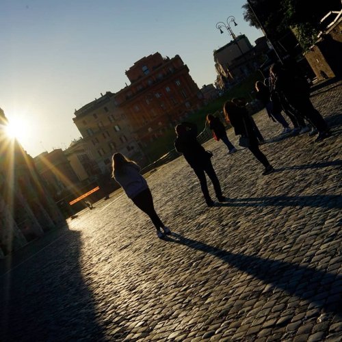 Carousel post from aurrome.