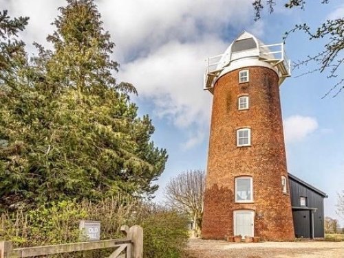 Carousel post from saltfilm_locations.