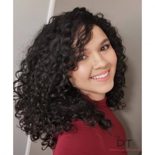 Carousel post from trindadehairstylist.