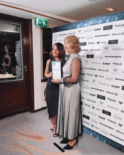 Carousel post from glasshouseretreat.