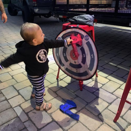 Carousel post from downthehatchet.