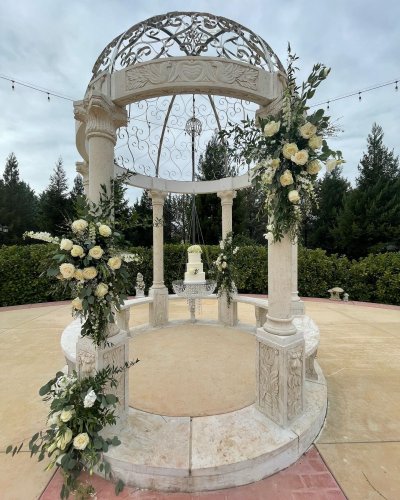 Photo post from famous_creations_catering.