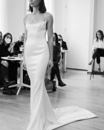 Carousel post from lelitebridal.
