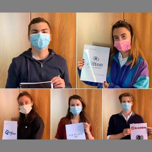 Carousel post from aurrome.