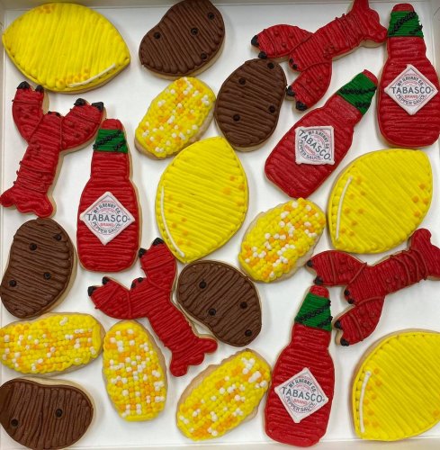 Photo post from marquettescakestudio.