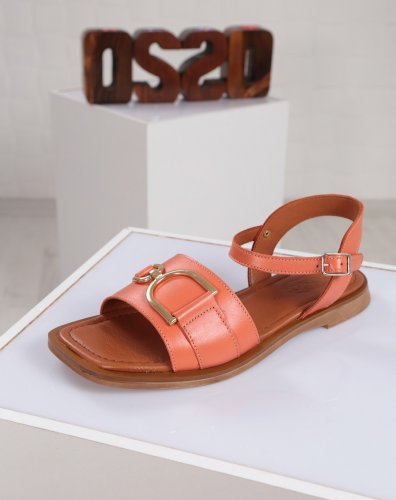 Carousel post from ossoshoes.