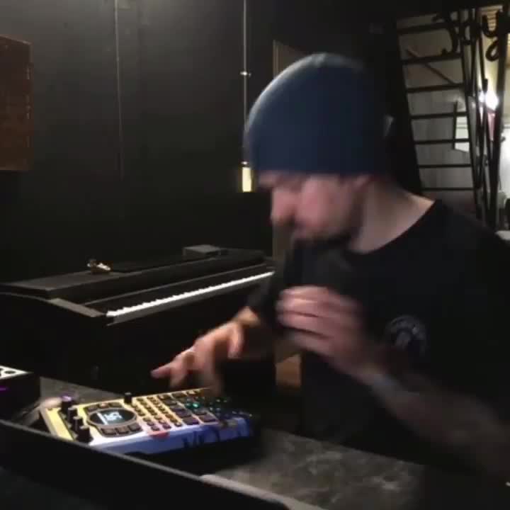 Video post from owae.ga.