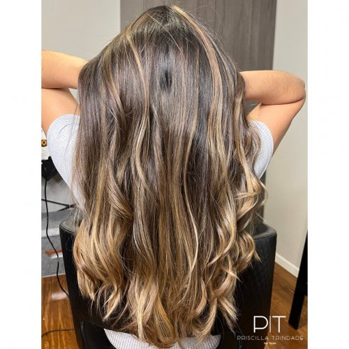 Carousel post from trindadehairstylist.