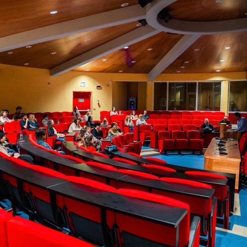 Carousel post from aurrome.