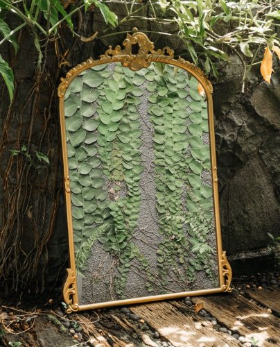 Carousel post from crane_living.