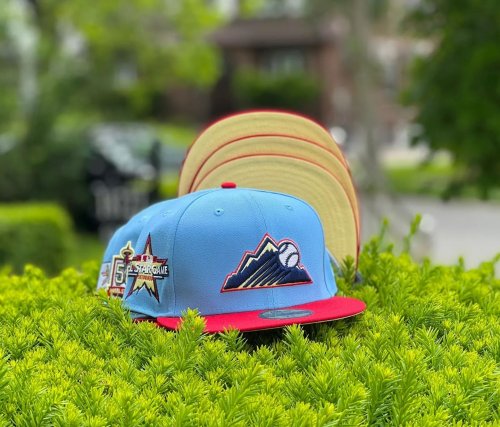 Carousel post from exclusive.fitted.