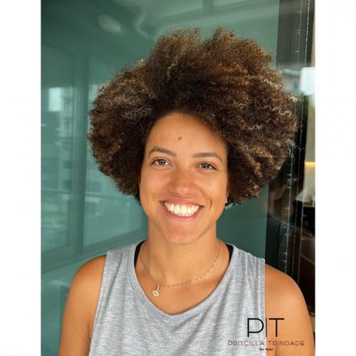 Carousel post from trindadehairstylist.