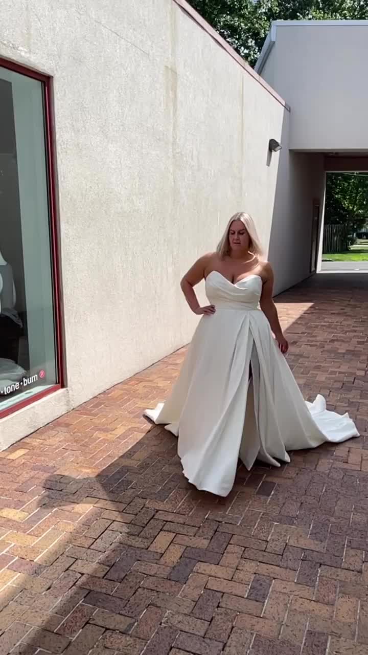 Video post from thecurvybridenj.