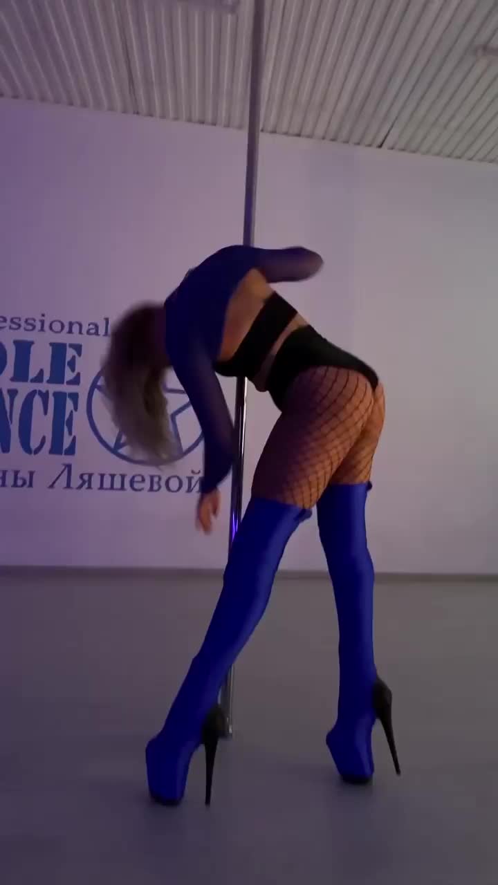 Video post from poledance_krasnodar.