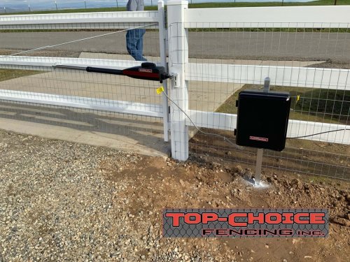 Carousel post from topchoicefencing.