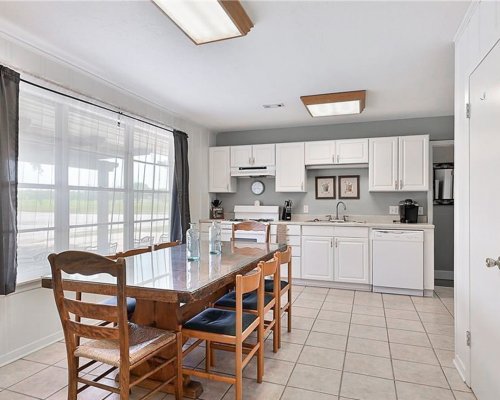 Carousel post from aggierelo.