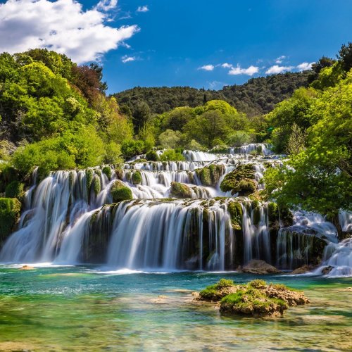 Carousel post from taucktravel.