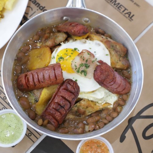 Carousel post from morogrill.