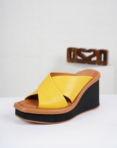 Carousel post from ossoshoes.