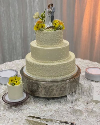 Photo post from marquettescakestudio.