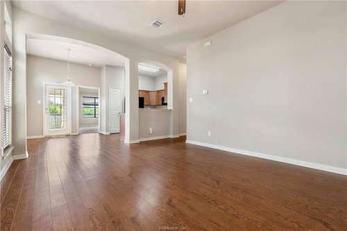 Carousel post from aggierelo.