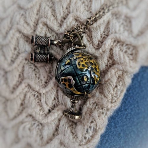 Photo post from storybehindthecloth.