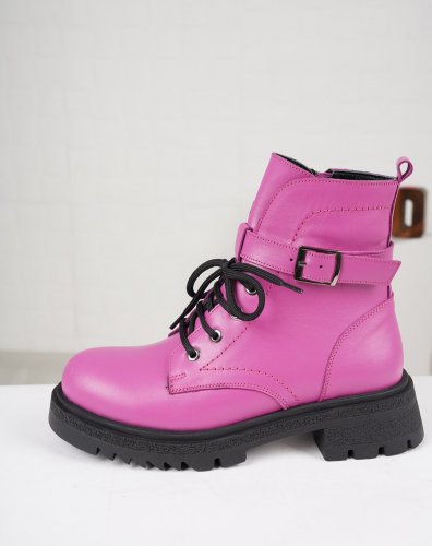 Carousel post from ossoshoes.