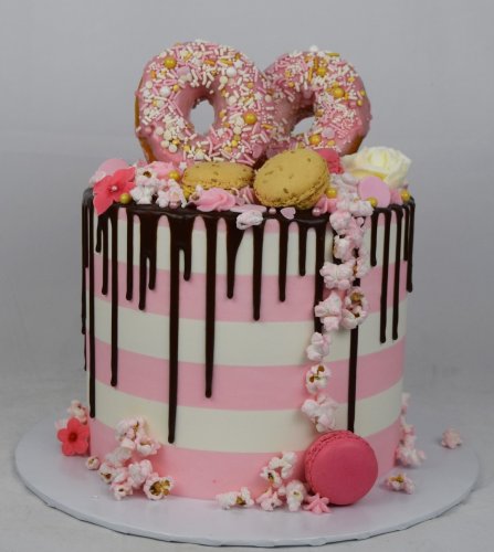 Photo post from marquettescakestudio.